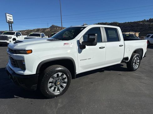 New 2026 Chevrolet Silverado 2500 Custom w/ Z71 Off-Road Package image 3