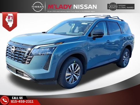 New 2026 Nissan Pathfinder SL image 3