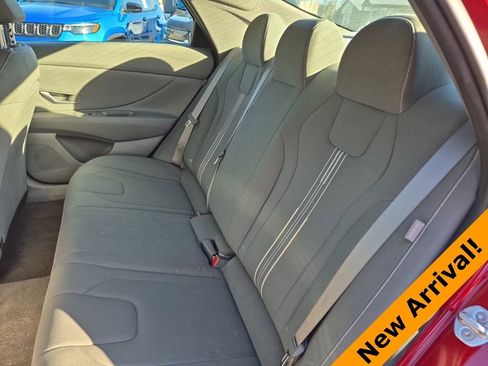 Used 2024 Hyundai Elantra SEL image 8