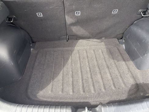 Used 2026 Kia Niro LX FWD image 30