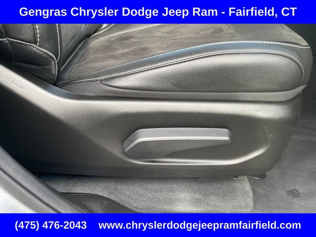 Used 2023 Jeep Grand Cherokee L Altitude AWD/4WD image 21