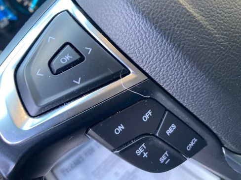 Used 2020 Ford Edge SEL w/ Cold Weather Package image 36