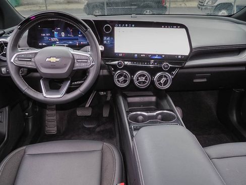 Certified 2025 Chevrolet Blazer EV LT w/ Super Cruise Package AWD/4WD image 10