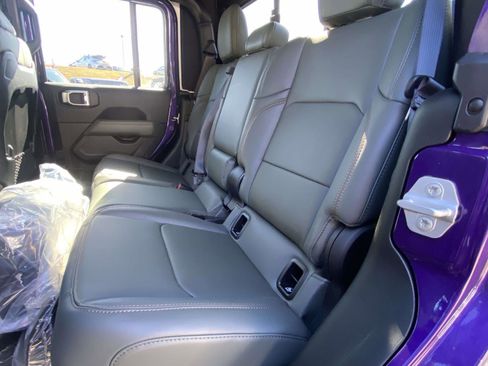 New 2026 Jeep Gladiator Mojave image 12