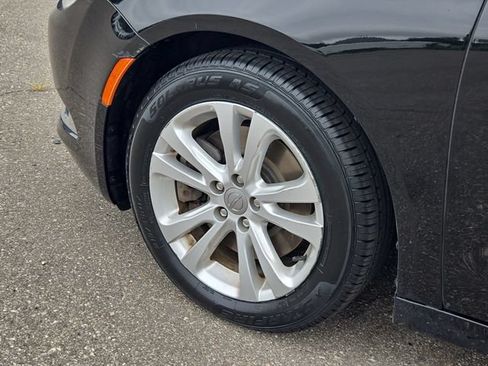 Used 2016 Chrysler 200 Limited w/ Convenience Group FWD image 10