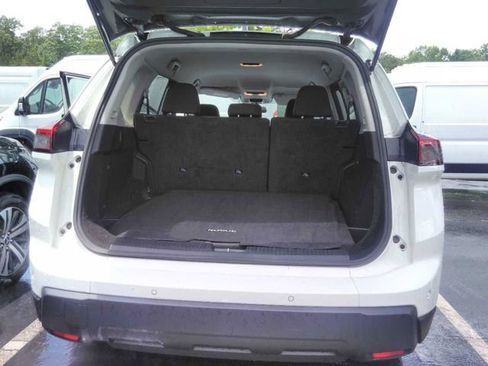Used 2024 Nissan Rogue S FWD image 4