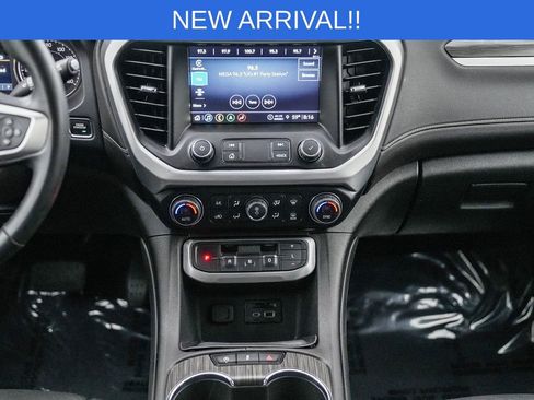 Used 2023 GMC Acadia SLT image 14