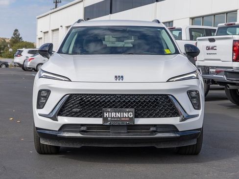 Used 2025 Buick Envision Sport Touring image 2