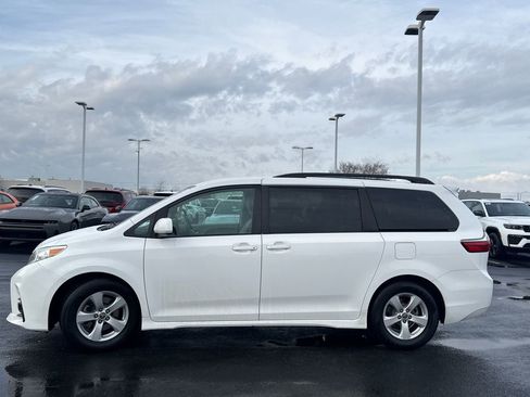 Used 2020 Toyota Sienna LE image 6