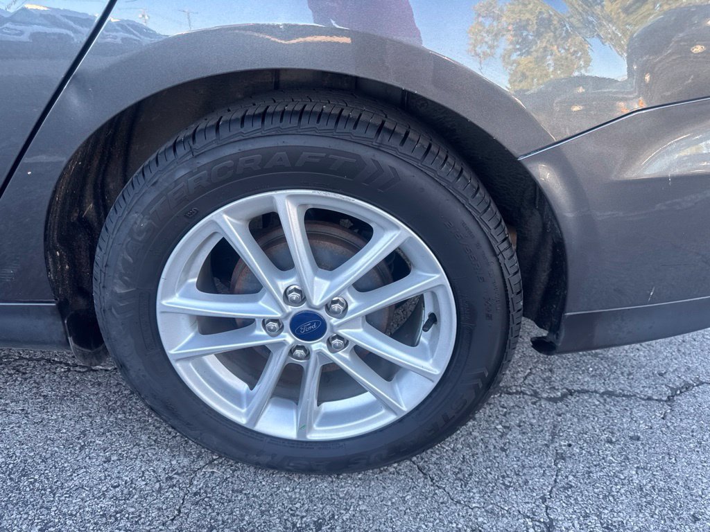 Used 2015 Ford Focus SE FWD image 41