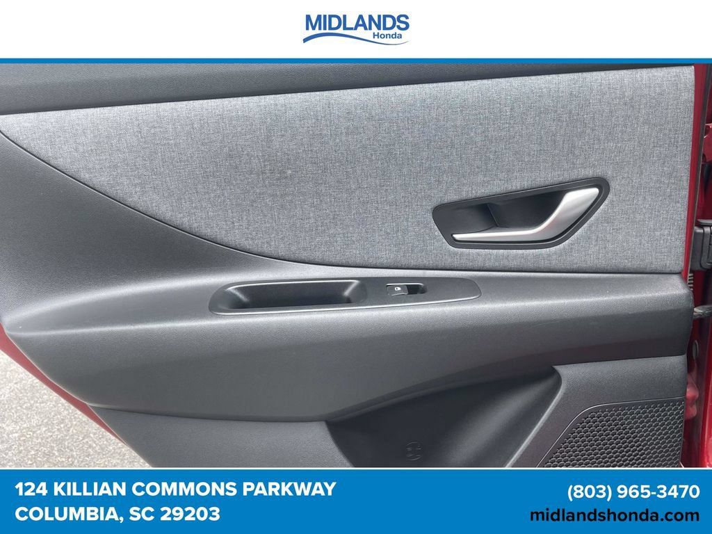 Used 2024 Hyundai Elantra Limited FWD image 13