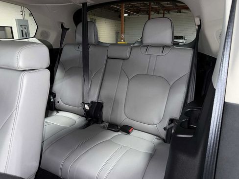 Used 2024 Honda Pilot Elite image 18
