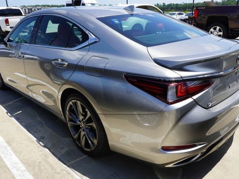 Used 2020 Lexus ES 350 F Sport w/ Accessory Package FWD image 7