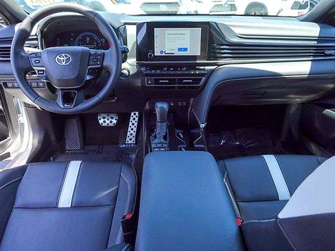 Used 2025 Toyota Camry SE w/ Convenience Package FWD image 23