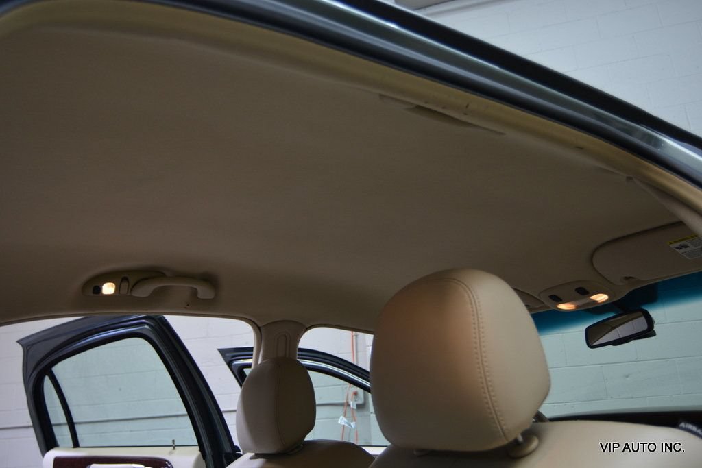 Used 2006 Lincoln Town Car Signature RWD image 21