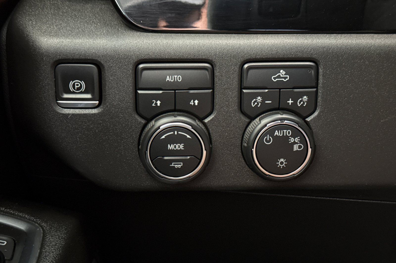Used 2023 Chevrolet Silverado 1500 LT AWD/4WD image 27