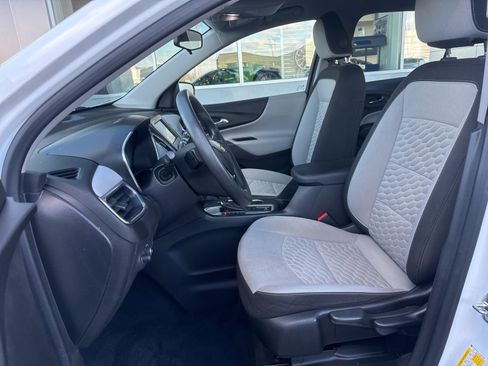Used 2020 Chevrolet Equinox LS image 19