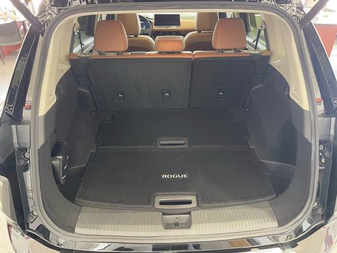 Used 2025 Nissan Rogue Platinum w/ Tech Package FWD image 35