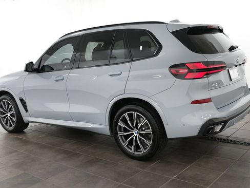 Used 2026 BMW X5 xDrive40i w/ M Sport Package AWD/4WD image 3