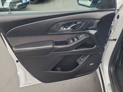 Used 2022 Chevrolet Traverse High Country image 22
