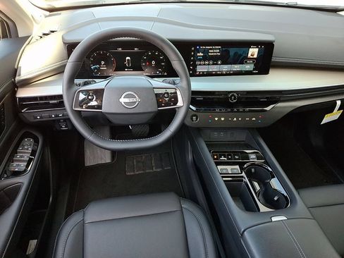 Certified 2025 Nissan Murano SL w/ Cargo Package AWD/4WD image 12