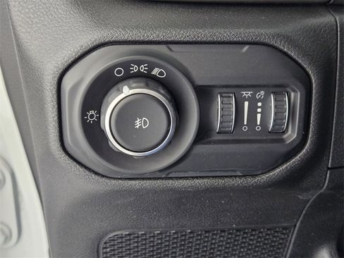 Used 2018 Jeep Wrangler Sport image 22