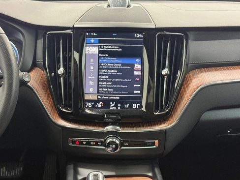 Used 2018 Volvo XC60 T8 Inscription w/ Luxury Seat Package image 10