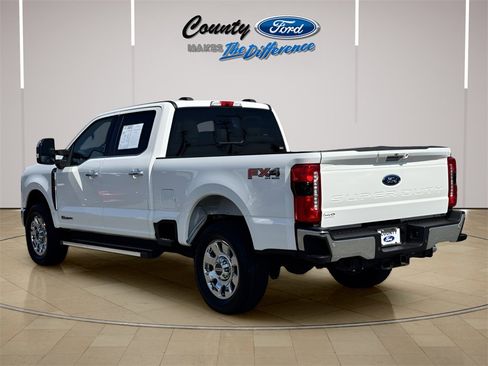 Used 2023 Ford F250 Lariat w/ Chrome Package image 27