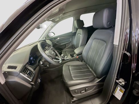 Used 2023 Audi Q5 2.0T Premium Plus w/ Premium Plus Package AWD/4WD image 13