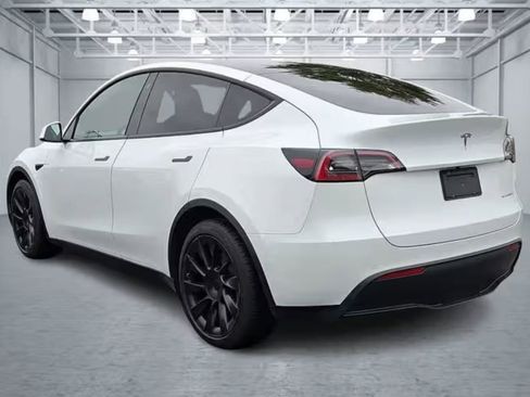 Used 2021 Tesla Model Y Long Range AWD/4WD image 2