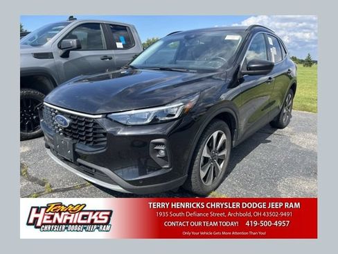 Used 2024 Ford Escape Platinum AWD/4WD image 1