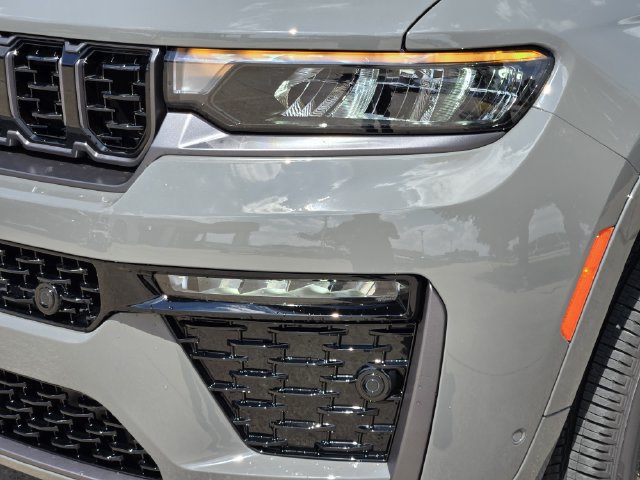 New 2027 Jeep Grand Cherokee Limited AWD/4WD image 5