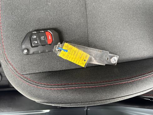 Used 2024 Jeep Wrangler Unlimited Rubicon w/ Safety Group image 33