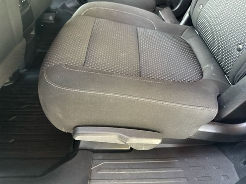 Used 2022 GMC Acadia SLE w/ Driver Convenience Package image 30