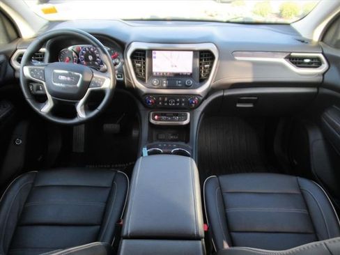 Used 2020 GMC Acadia Denali w/ Technology Package image 10