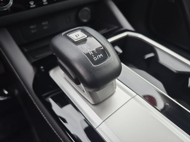 Used 2025 Mitsubishi Outlander SE AWD/4WD image 17