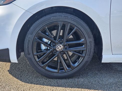 Used 2025 Toyota Camry SE w/ Multimedia Upgrade Package image 11