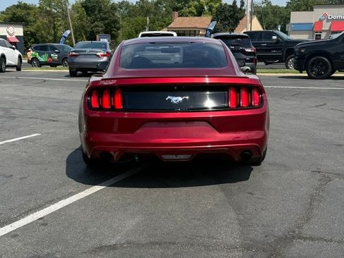 Used 2016 Ford Mustang Coupe RWD image 10