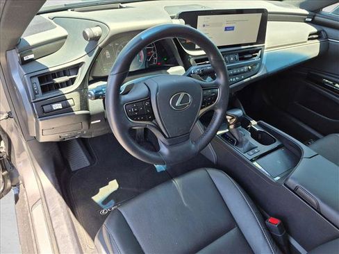 Used 2025 Lexus ES 300h w/ Premium Package FWD image 9
