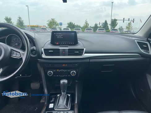 Used 2018 MAZDA MAZDA3 Touring FWD image 15