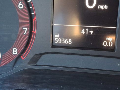 Used 2019 Volkswagen Jetta SE w/ Cold Weather Package image 18