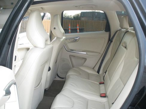 Used 2012 Volvo XC60 3.2 image 29