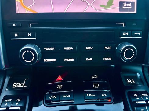 Used 2018 Porsche Cayenne AWD/4WD image 21