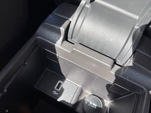 Used 2017 Ford Focus SEL image 18