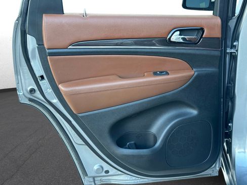 Used 2021 Jeep Grand Cherokee Overland image 11