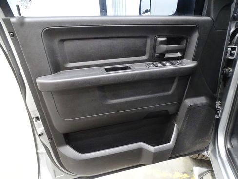 Used 2021 RAM 2500 Tradesman w/ Chrome Appearance Group image 16