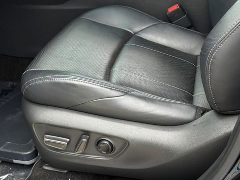 Used 2021 Toyota Venza Limited w/ Carpet Mat Package (TMS) AWD/4WD image 21