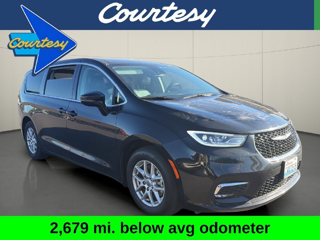 Used 2024 Chrysler Pacifica Touring-L FWD image 1