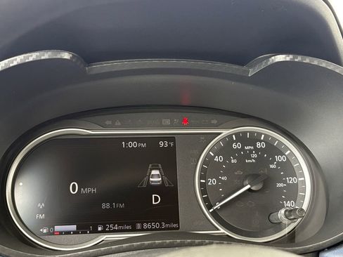 Used 2023 Nissan Versa SV w/ Trunk Package FWD image 11