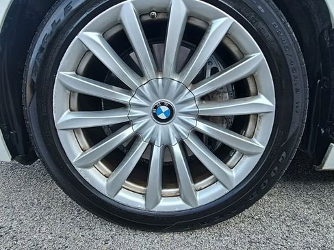 Used 2022 BMW 740i xDrive w/ Premium Package image 9